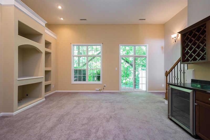 6803 Middleboro Dr, Raleigh, NC 27612