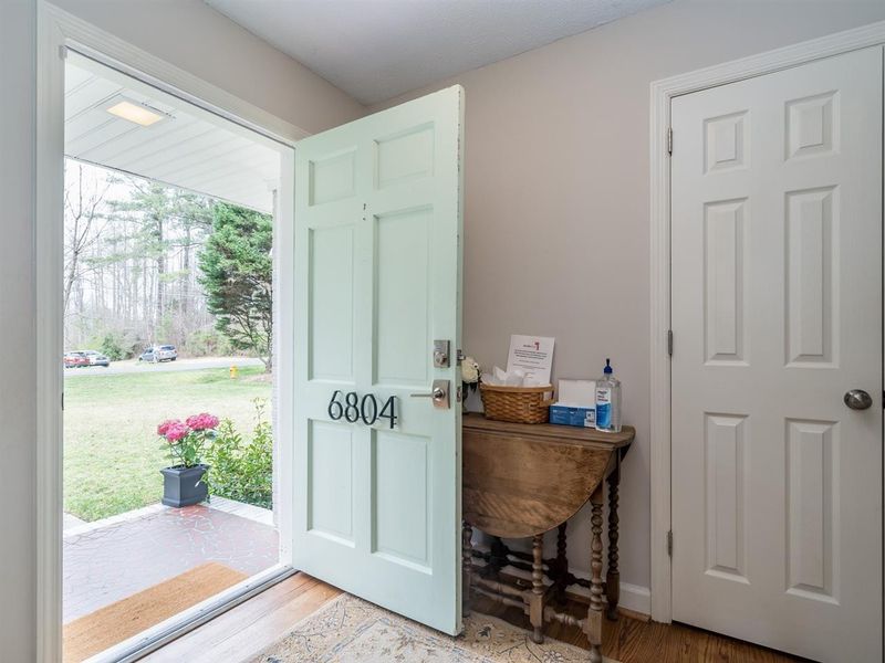 6804 Johnsdale Rd, Raleigh, NC 27615