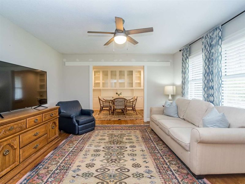 6804 Johnsdale Rd, Raleigh, NC 27615