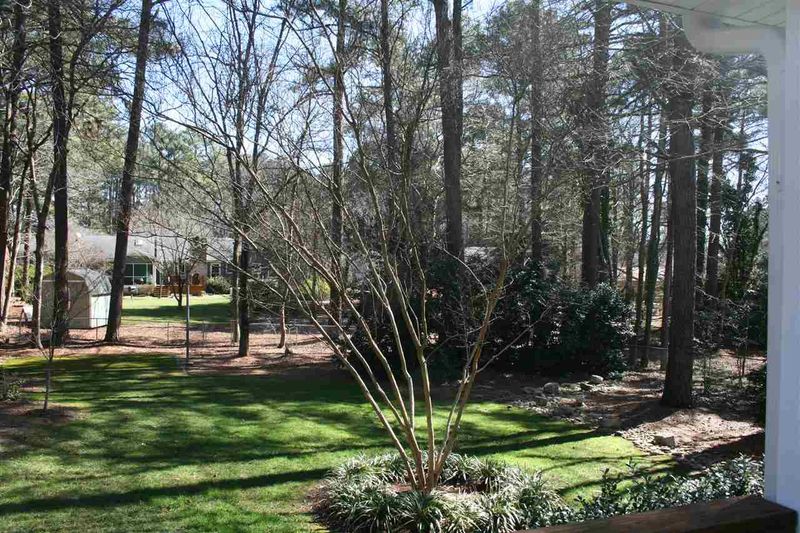 6804 Perkins Dr, Raleigh, NC 27612