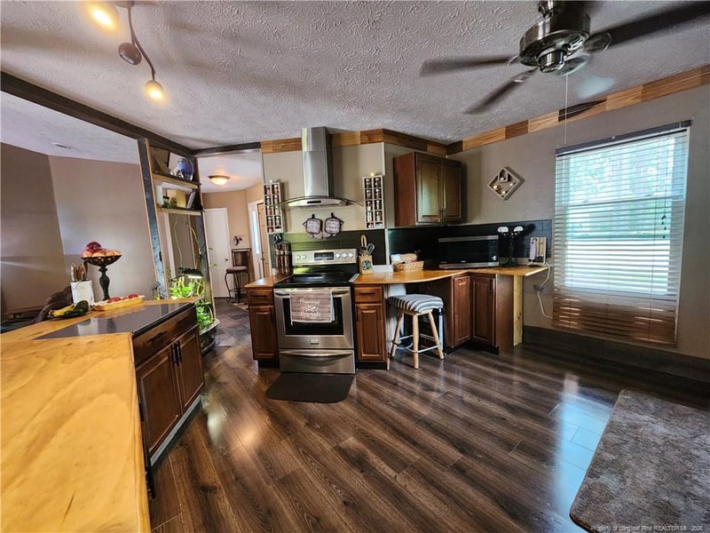 6804 Timbercroft Ln, Fayetteville, NC 28314