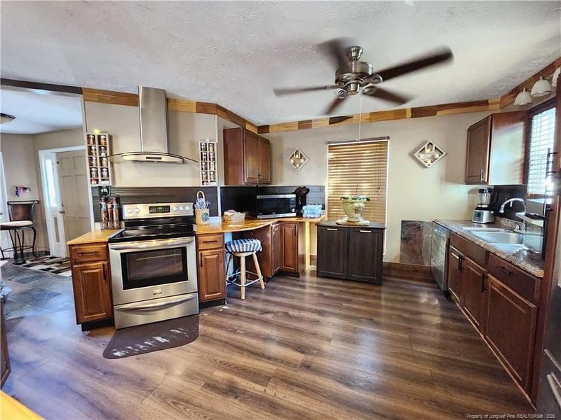 6804 Timbercroft Ln, Fayetteville, NC 28314