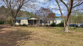 6805 Cooper Creek Dr, Hope Mills, NC 28348