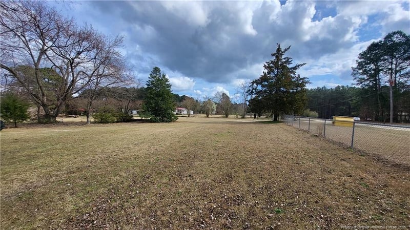 6805 Cooper Creek Dr, Hope Mills, NC 28348