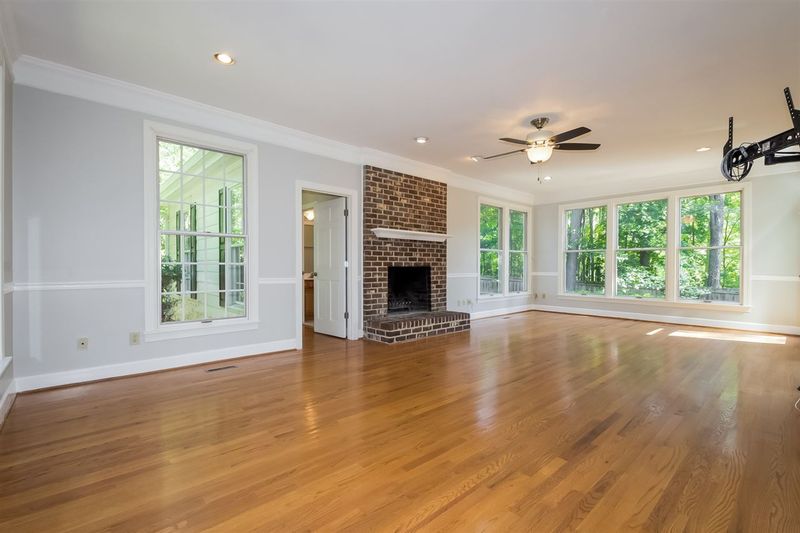 6805 Knotty Pine Dr, Chapel Hill, NC 27517