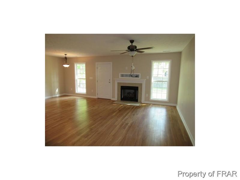 6806 Marlowe Dr, Fayetteville, NC 28314