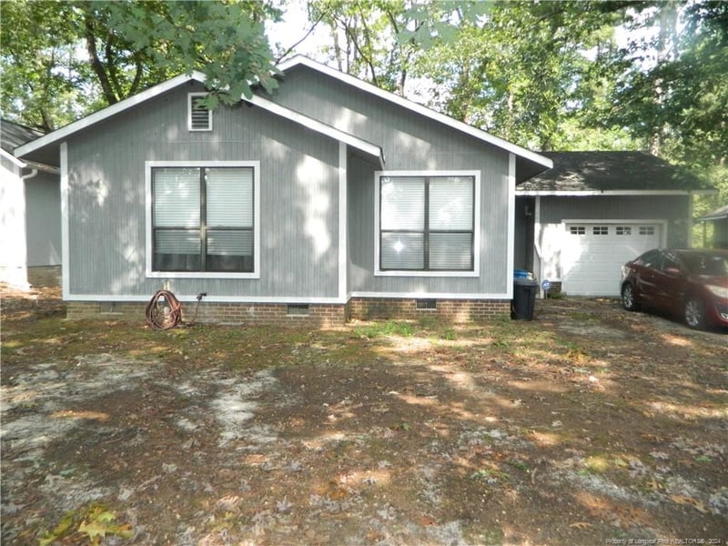 6807 Candlewood Dr, Fayetteville, NC 28314