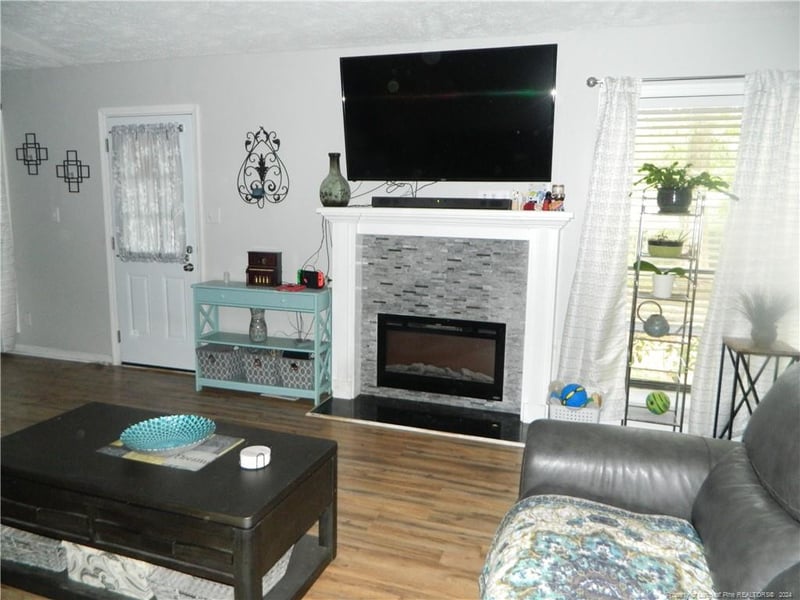 6807 Candlewood Dr, Fayetteville, NC 28314