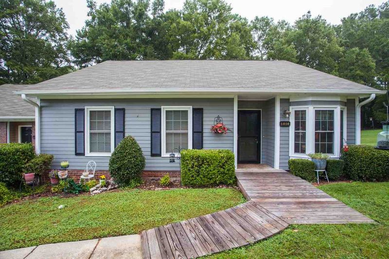 6808 Fairpoint Ct, Raleigh, NC 27613