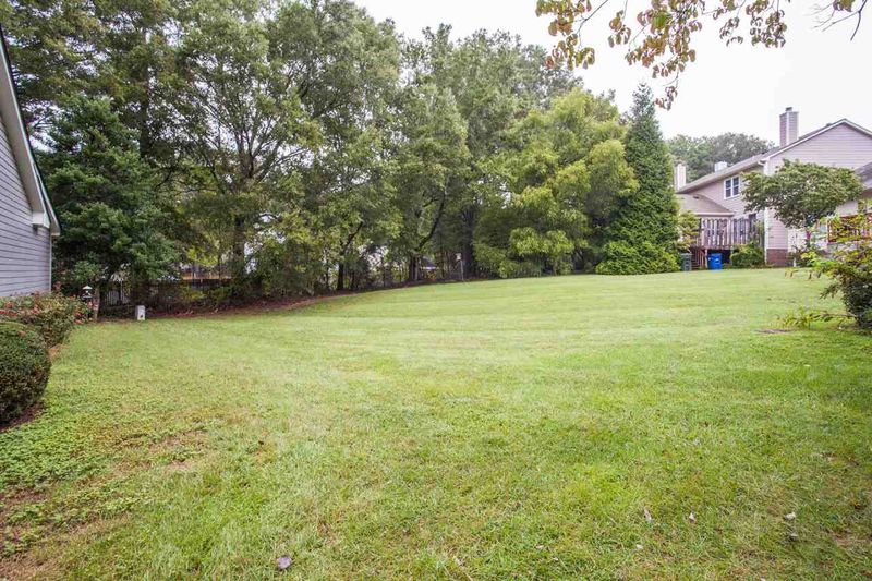 6808 Fairpoint Ct, Raleigh, NC 27613