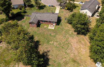 6808 Leeds Ct, Fayetteville, NC 28304