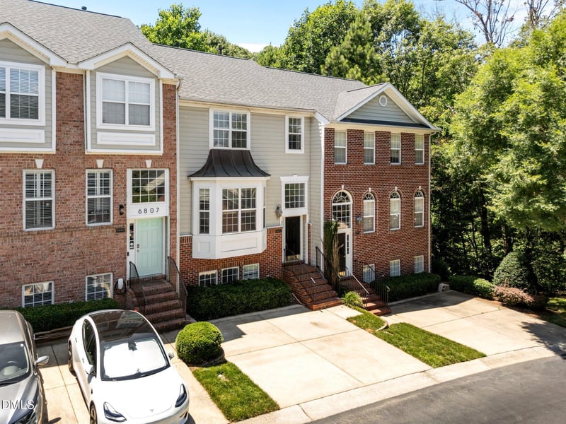 6809 Middleboro Dr, Raleigh, NC 27612