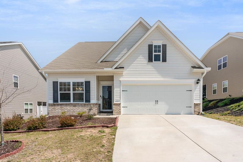 6809 Shane Dr, Raleigh, NC 27610
