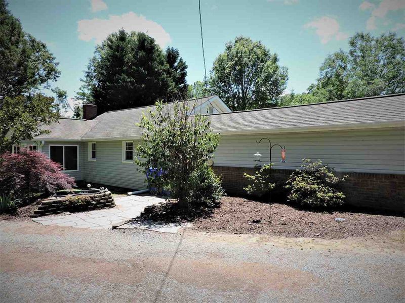681 Combs Cir, Hillsborough, NC 27278