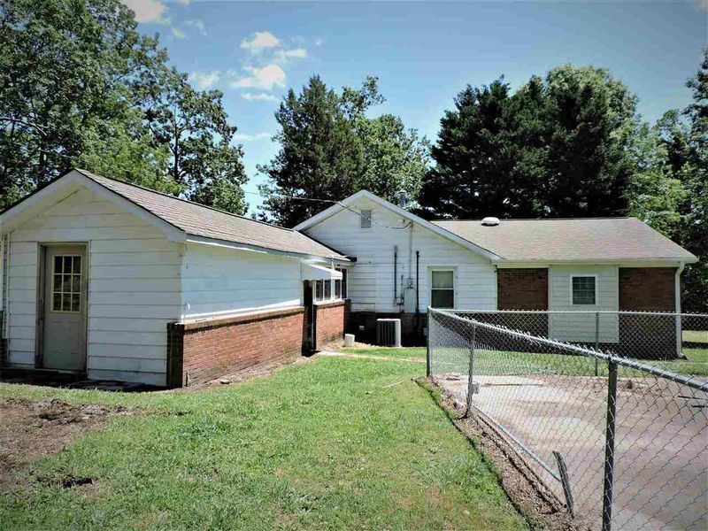 681 Combs Cir, Hillsborough, NC 27278