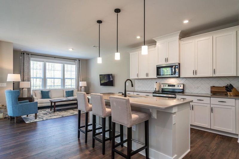 6810 Doddridge Ln, Cary, NC 27519