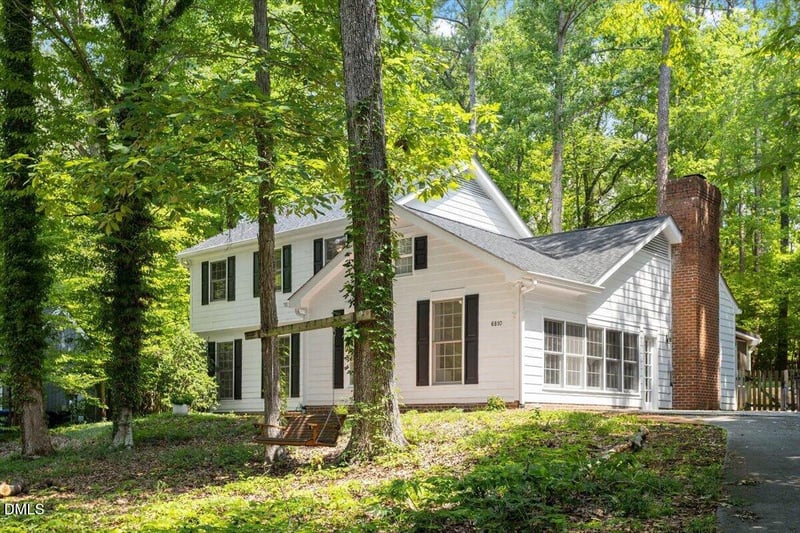 6810 Falconbridge Rd, Chapel Hill, NC 27517