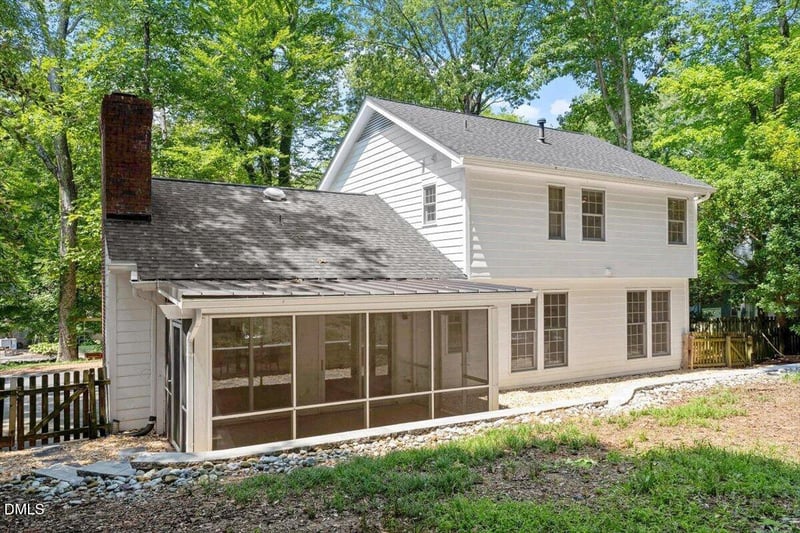 6810 Falconbridge Rd, Chapel Hill, NC 27517