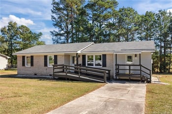 6812 Radial Dr, Fayetteville, NC 28311