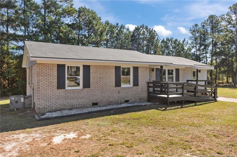 6812 Radial Dr, Fayetteville, NC 28311