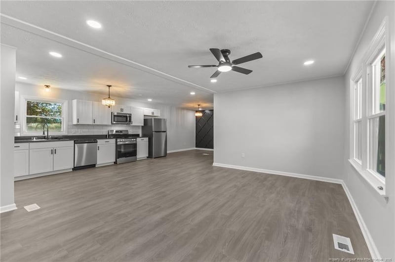 6812 Radial Dr, Fayetteville, NC 28311