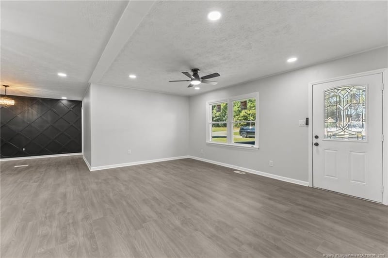 6812 Radial Dr, Fayetteville, NC 28311