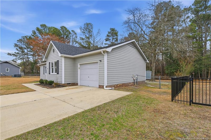 6813 Foxton Ct, Fayetteville, NC 28304