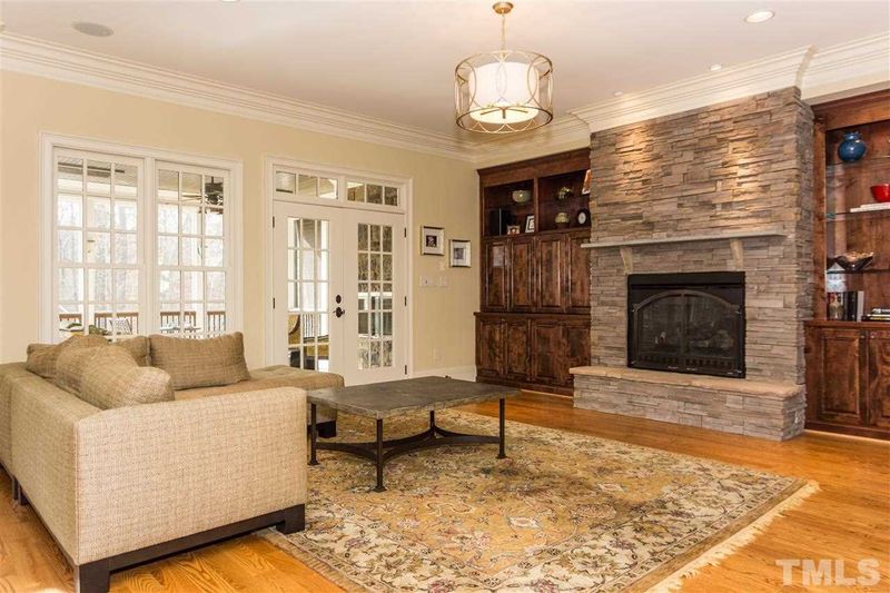 6813 Piershill Ln, Cary, NC 27519