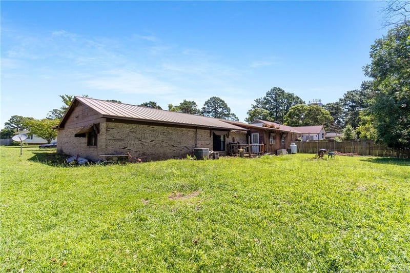 6813 Timbercroft Ln, Fayetteville, NC 28314
