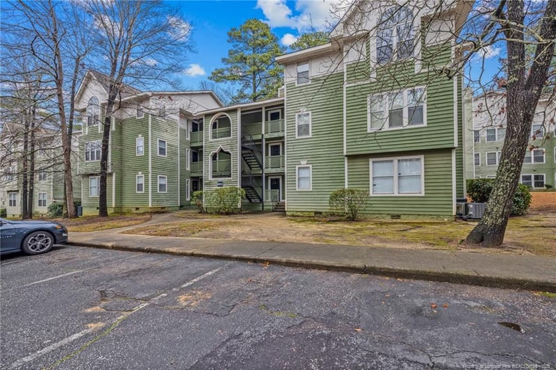 6813 Willowbrook Dr #9, Fayetteville, NC 28314