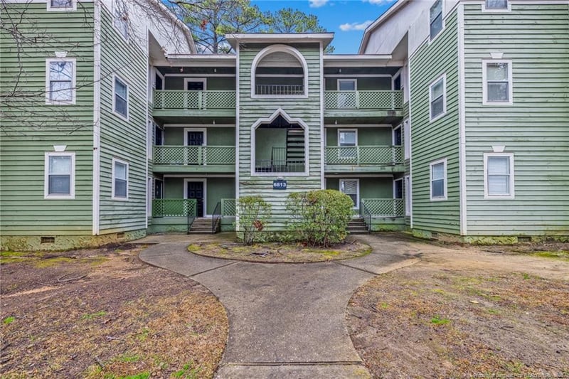 6813 Willowbrook Dr #9, Fayetteville, NC 28314