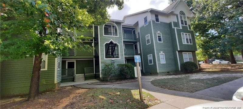 6813 Willowbrook Dr #9, Fayetteville, NC 28314