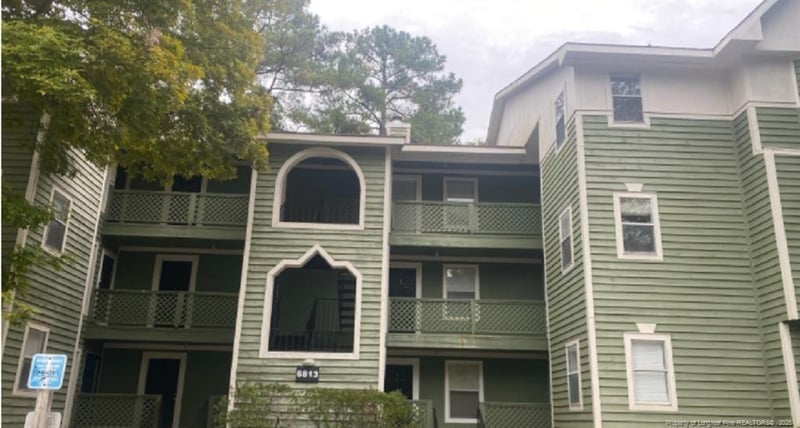 6813 Willowbrook Dr #9, Fayetteville, NC 28314