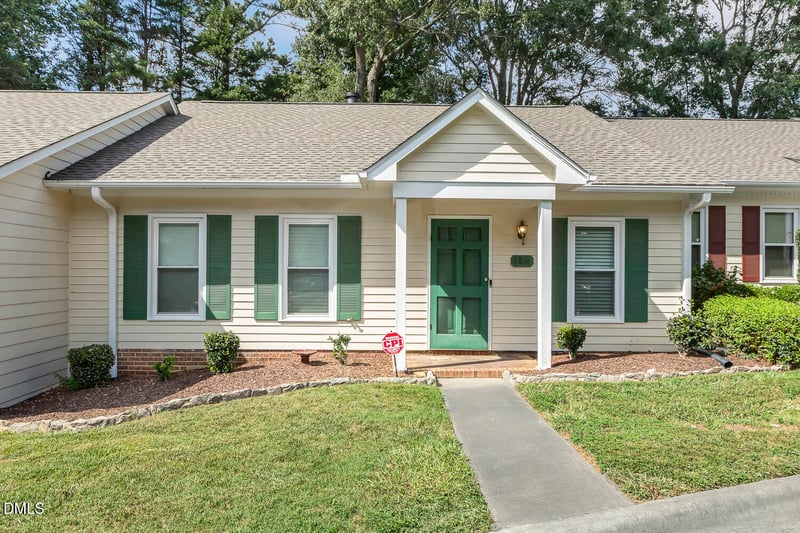 6814 Fairpoint Ct, Raleigh, NC 27613