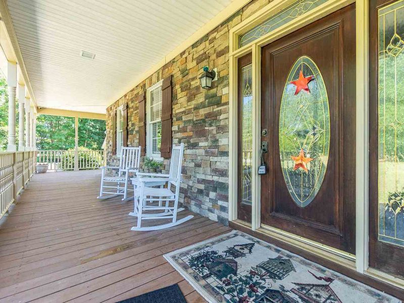 6815 Holly Springs Rd, Raleigh, NC 27606