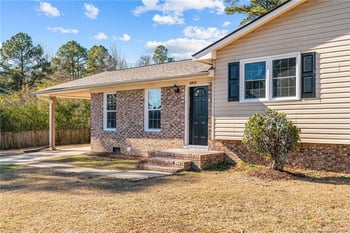 6815 Radial Dr, Fayetteville, NC 28311
