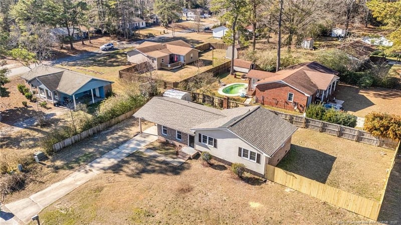 6815 Radial Dr, Fayetteville, NC 28311