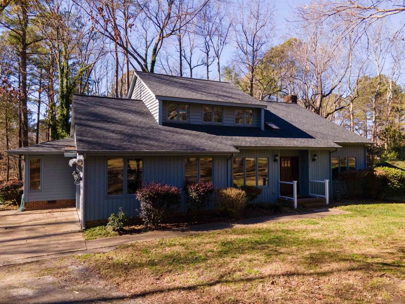 6817 Branton Dr, Cary, NC 27519