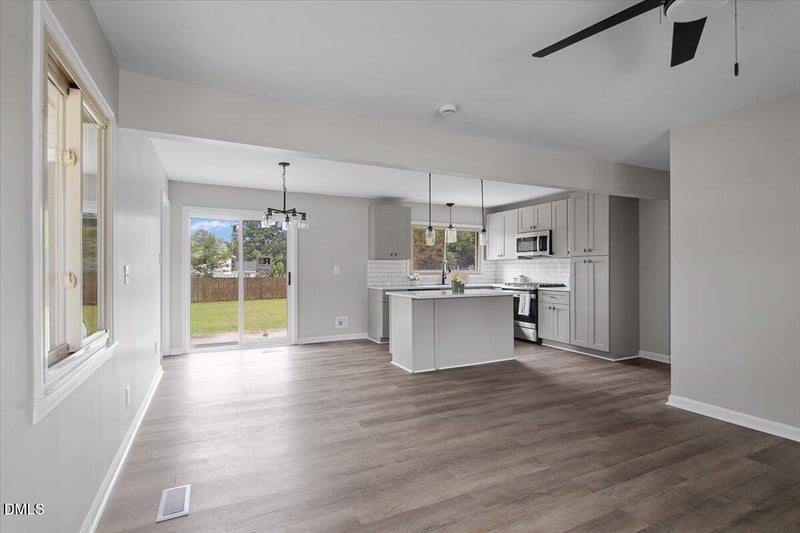 682 Montclair Rd, Fayetteville, NC 28314