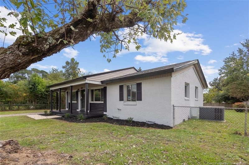 682 Montclair Rd, Fayetteville, NC 28314