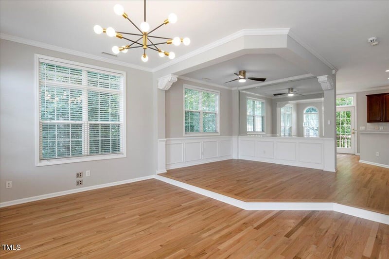 6821 Middleboro Dr, Raleigh, NC 27612
