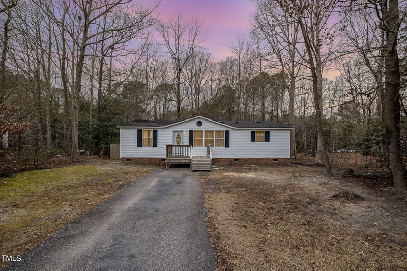 6821 Woodtrace Dr, Wendell, NC 27591