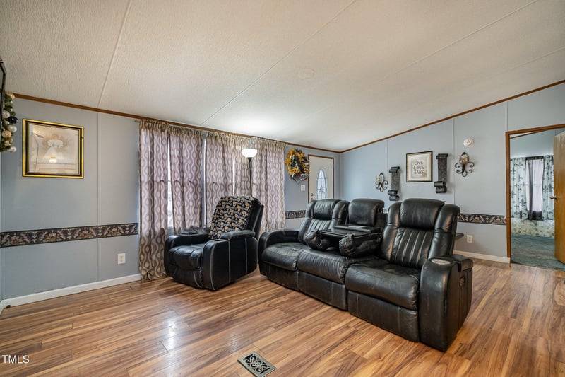 6821 Woodtrace Dr, Wendell, NC 27591