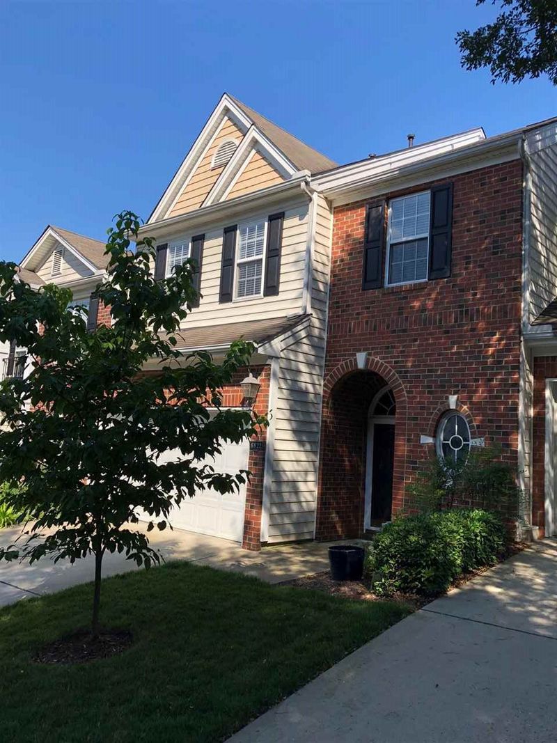 6822 Middleboro Dr, Raleigh, NC 27612