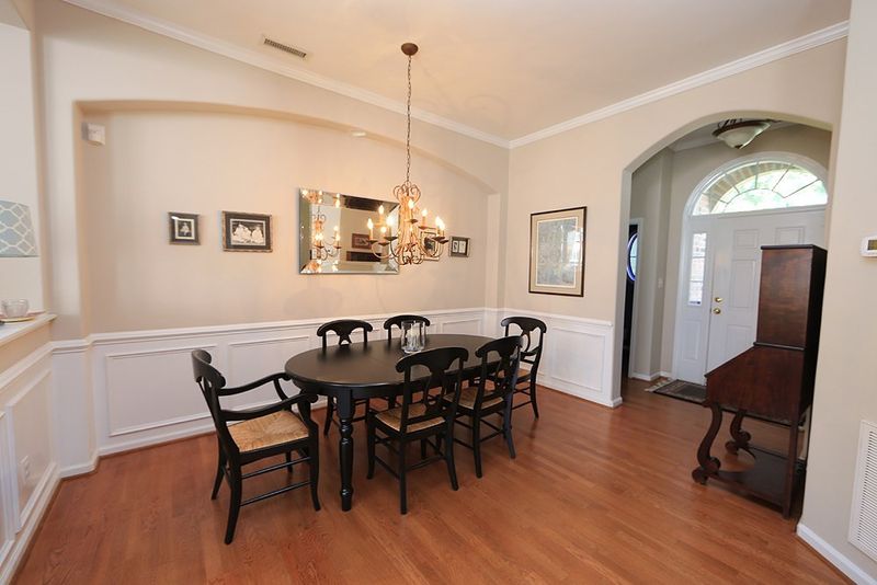 6822 Middleboro Dr, Raleigh, NC 27612