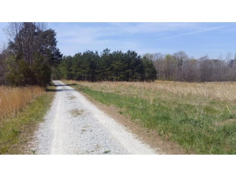 6825 Flyway Rn, Burlington, NC 27217