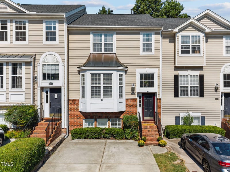 6825 Middleboro Dr, Raleigh, NC 27612