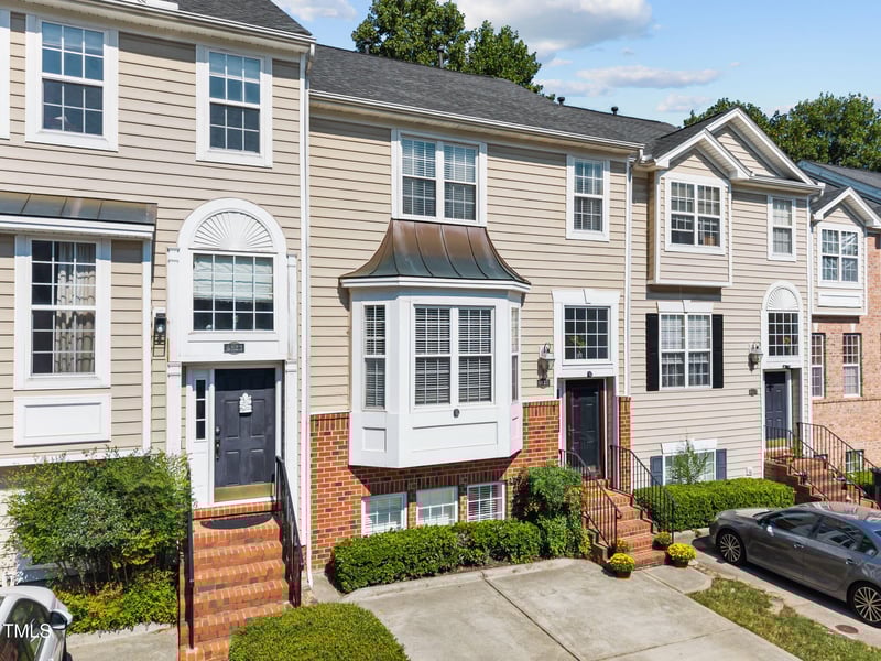 6825 Middleboro Dr, Raleigh, NC 27612
