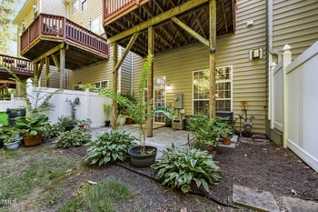 6825 Middleboro Dr, Raleigh, NC 27612