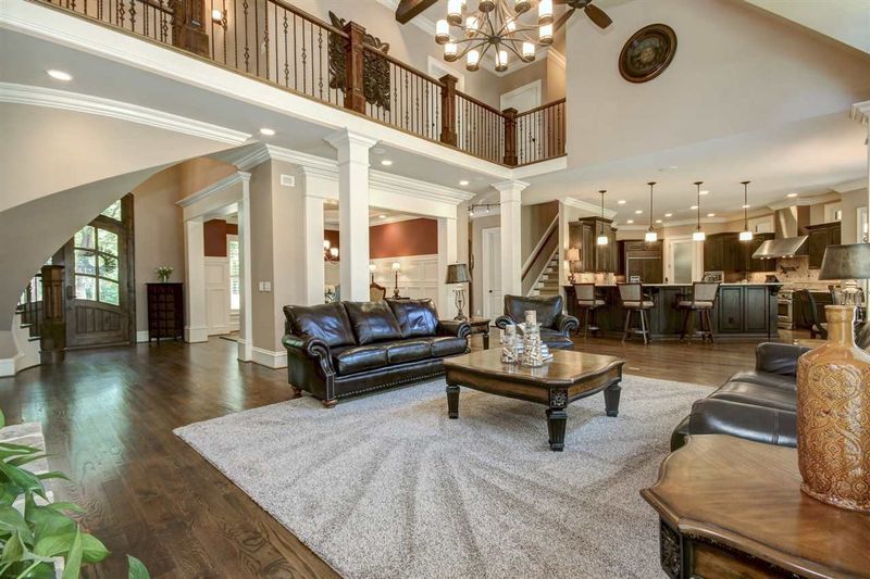 6828 Piershill Ln, Cary, NC 27519